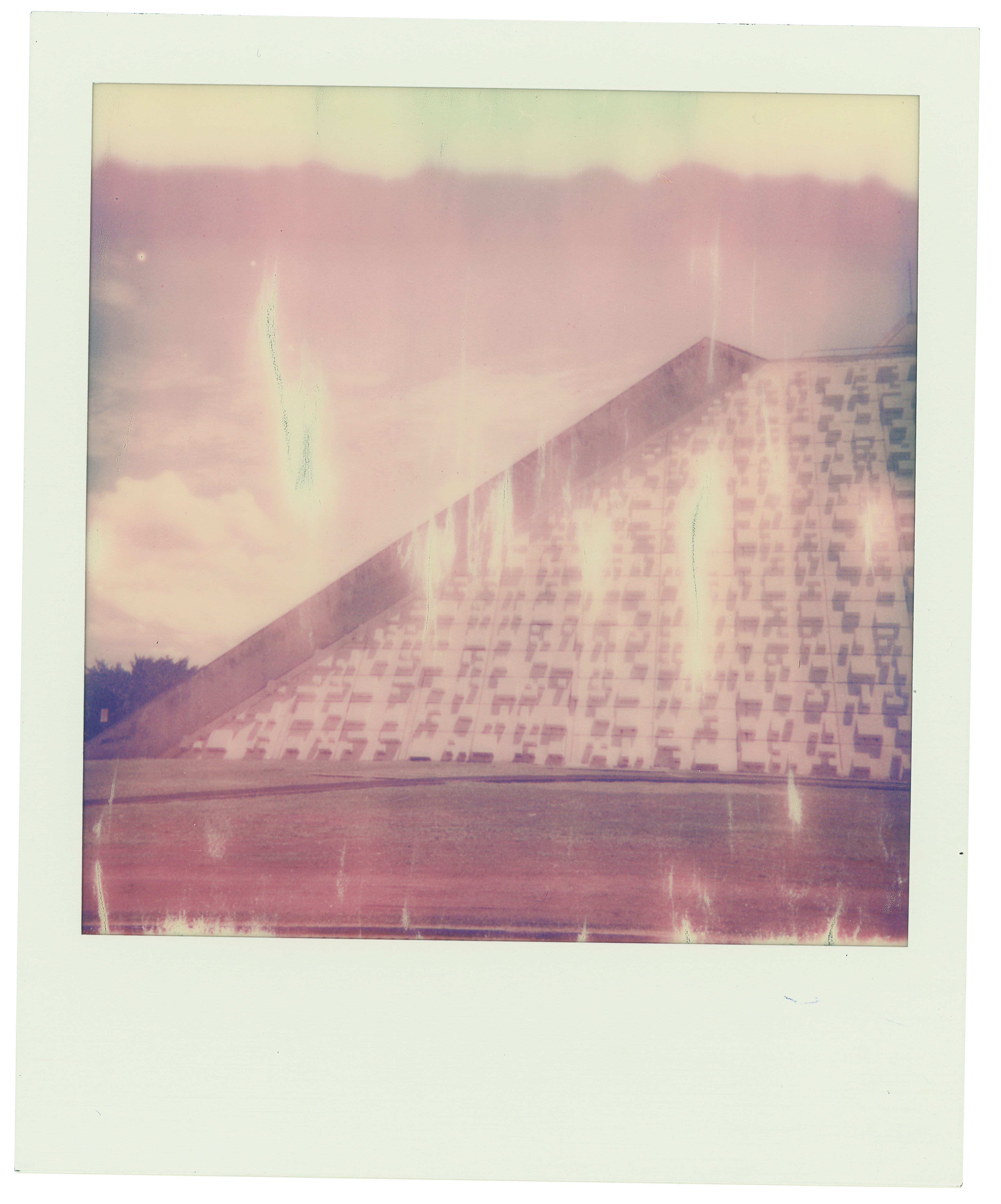 Isolda Macedo (Brasília, DF) – I’M Polaroid (2021)